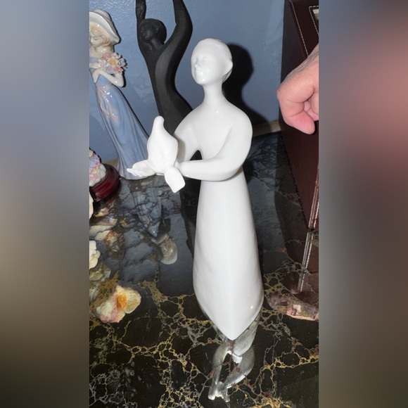 Royal Doulton Other - Royal Doulton Peace
